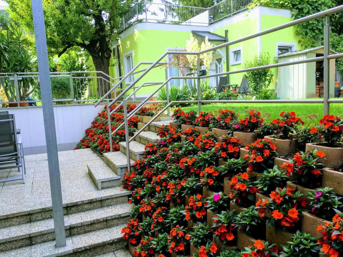 Ajo Vienna Terrace - Contactless Check-In Appartement Buitenkant foto
